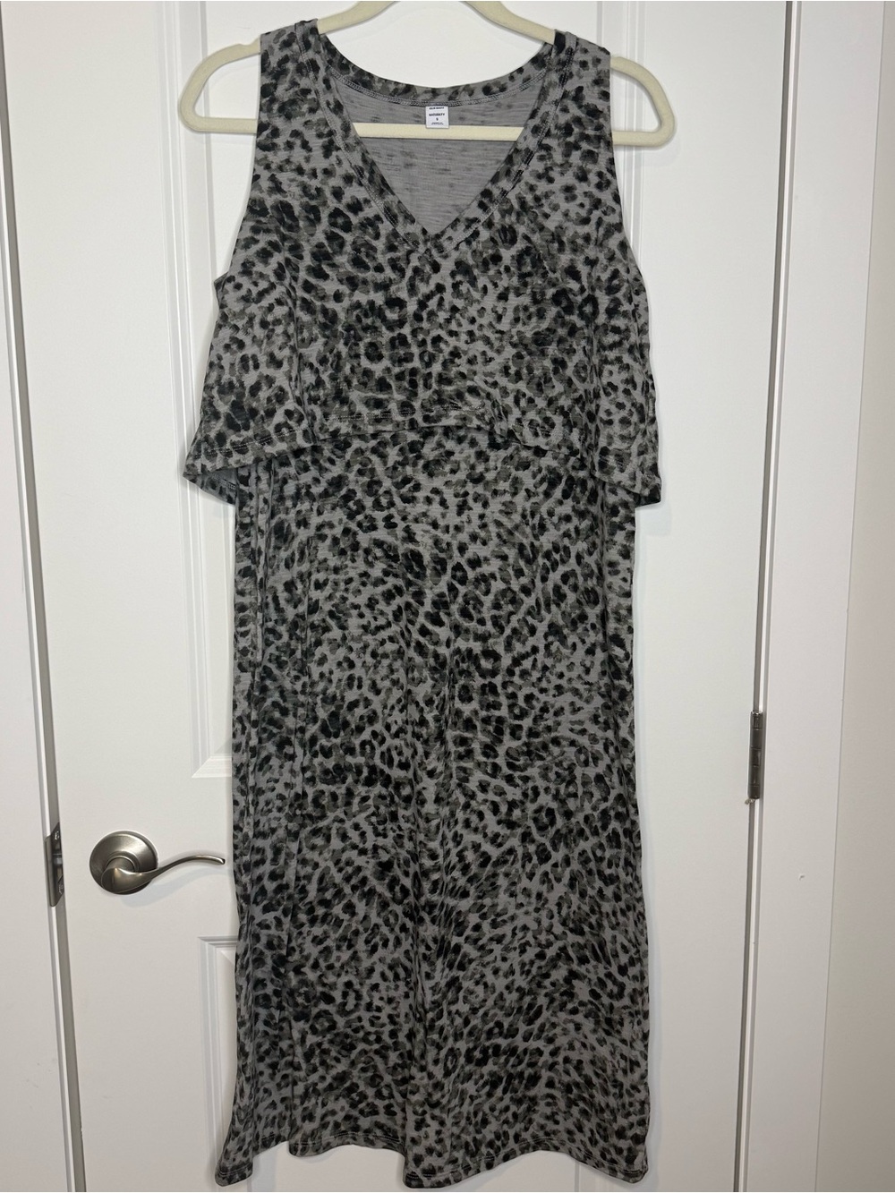 Old Navy Maternity Gray Leopard-Print Midi Dress